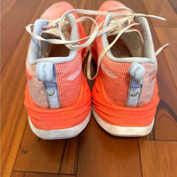 ASICS Superblast - Picture 2 of 5